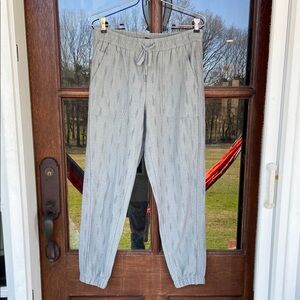 ATHLETA Farallon Printed‎ Jogger. Size 6